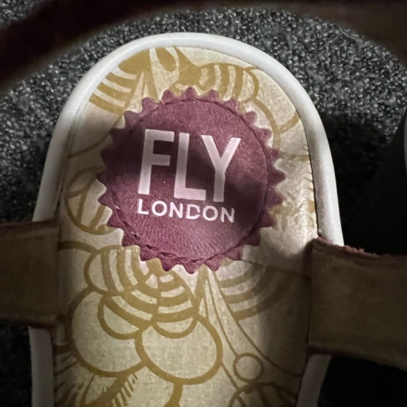 Fly London Low Wedge - size EU39 - Picture 2 of 4